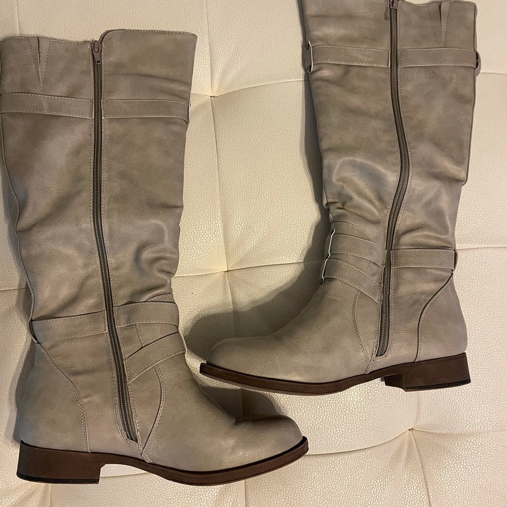 Journee Collection BITE Riding Boot - Picture 2 of 4